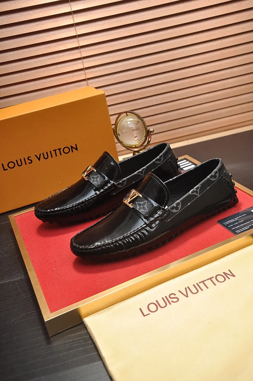 Men's men's shoes 💰420💶 [LV Doudou shoes] (water-dyed cowhide lining) new model is on the market, available on the official website. The new Doudou shoes are processed into single-color materials, and the uppers are made of imported horsehide leather. The body of the shoe is fully hemmed with mark thread, and is lined with imported original cowhide leather. The elegant shoe shape is super suitable for all-matching, and the size is 38-44.